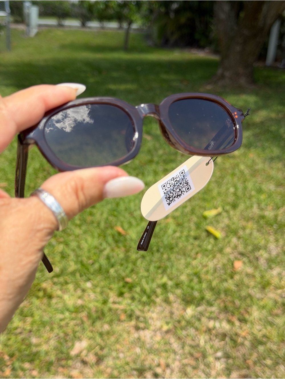 OTRA EYEWARE  Chocolate Sunglasses In Nia - Picture 9 of 14